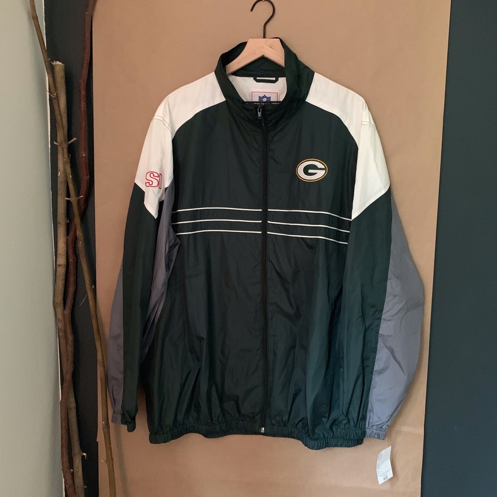 ****Green Bay packers wind breaker****